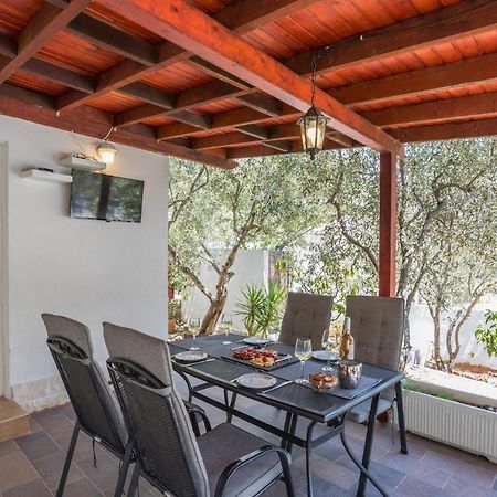House Oliva With Private Pool And Large Garden Villa Stari Grad  Eksteriør billede