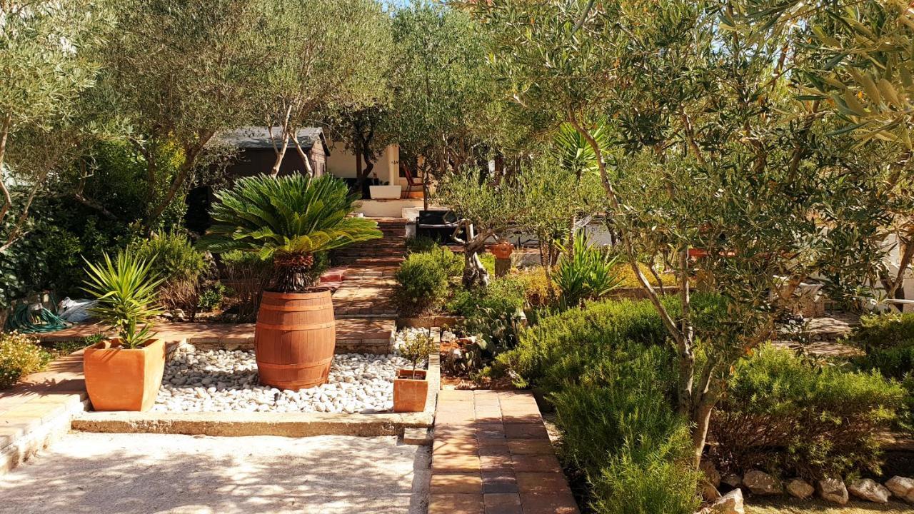 House Oliva With Private Pool And Large Garden Villa Stari Grad  Eksteriør billede