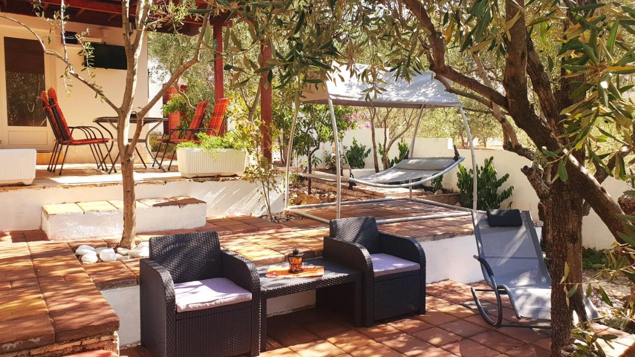 House Oliva With Private Pool And Large Garden Villa Stari Grad  Eksteriør billede