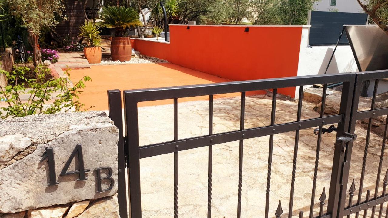 House Oliva With Private Pool And Large Garden Villa Stari Grad  Eksteriør billede
