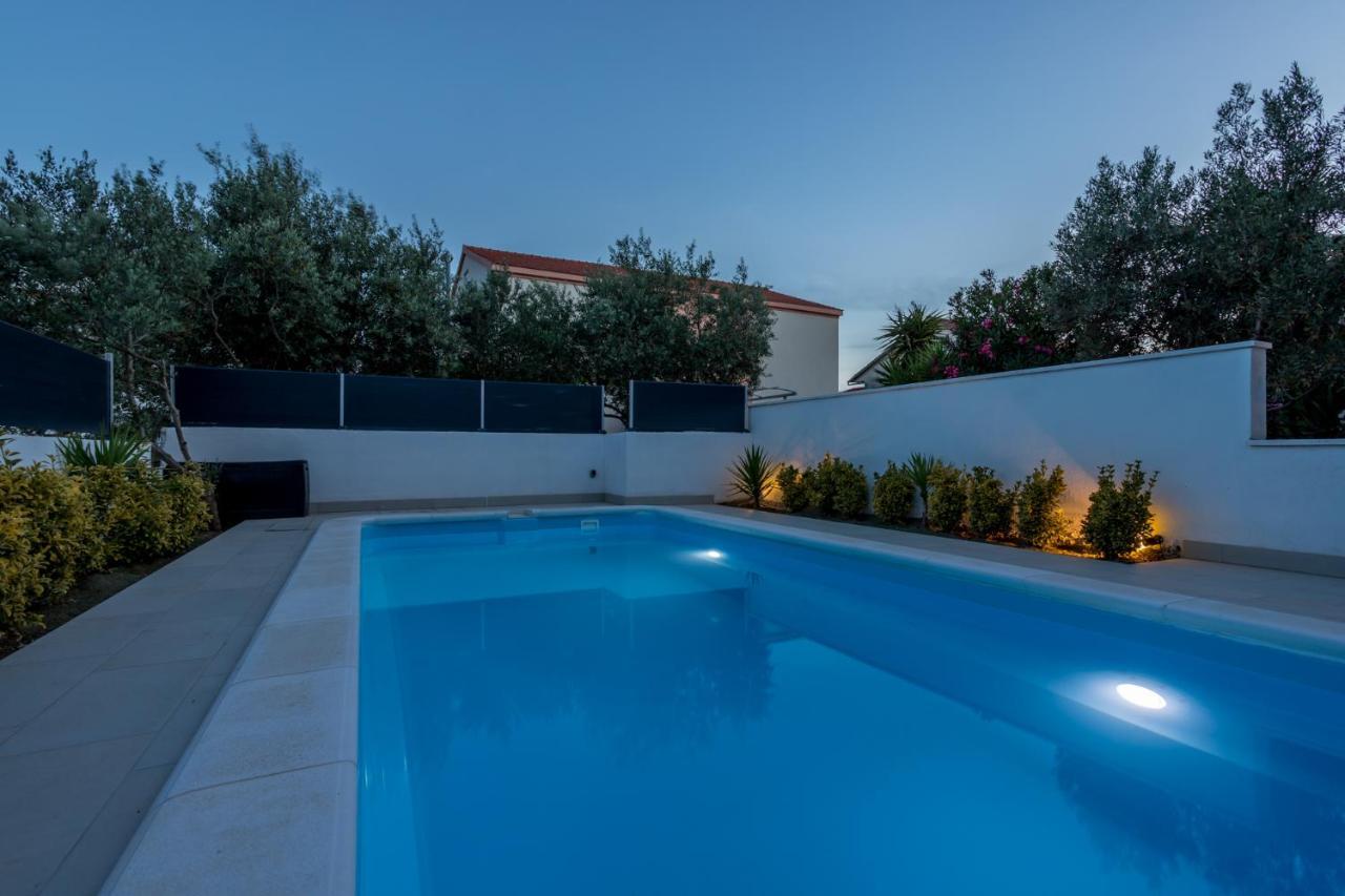 House Oliva With Private Pool And Large Garden Villa Stari Grad  Eksteriør billede