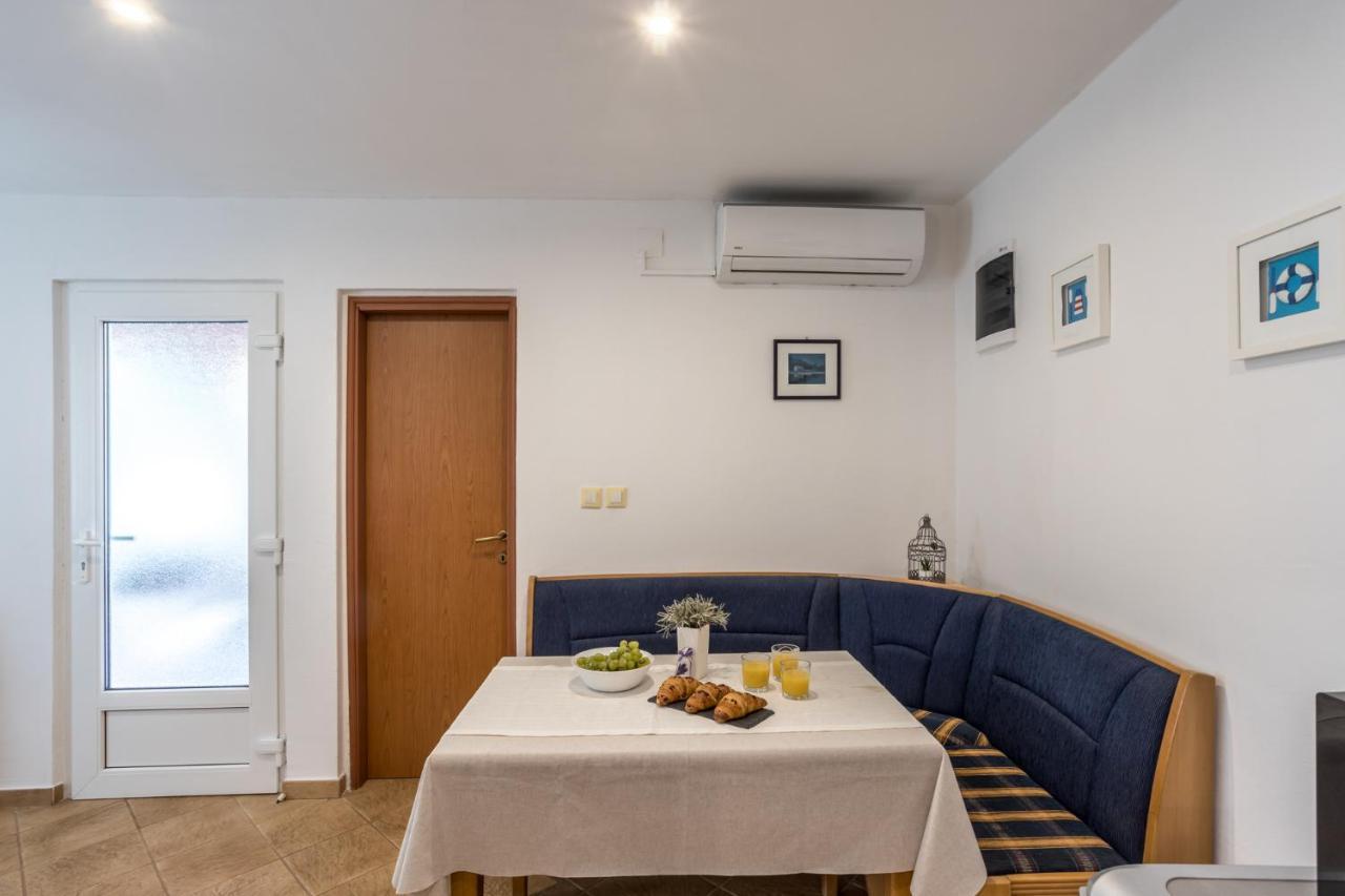 House Oliva With Private Pool And Large Garden Villa Stari Grad  Eksteriør billede